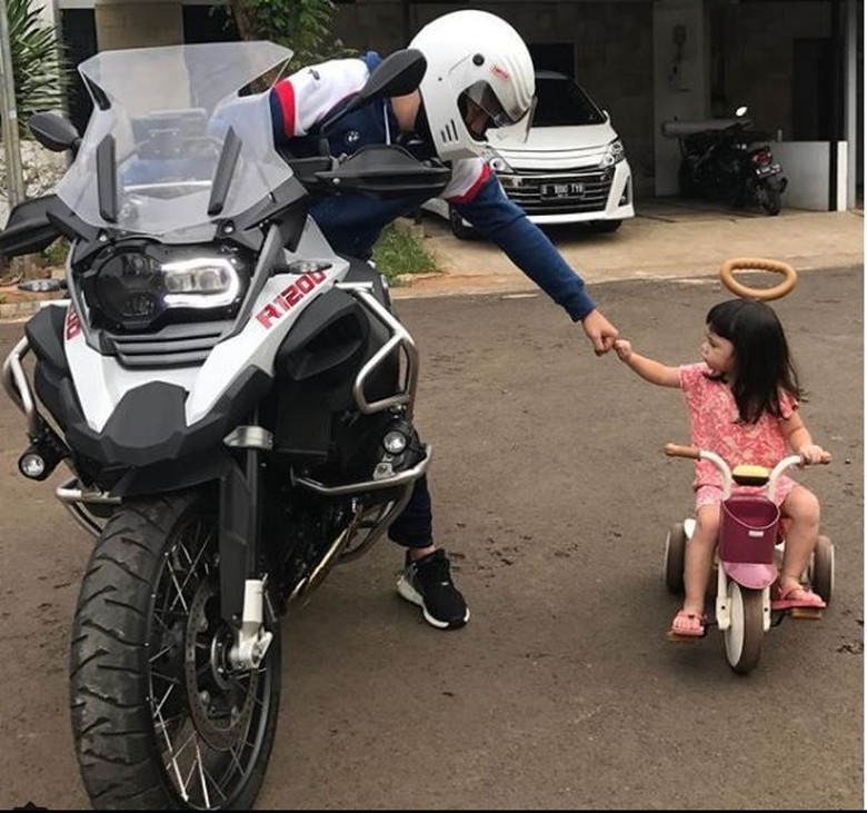 Lucu Gempita Diajak Riding oleh Gading 