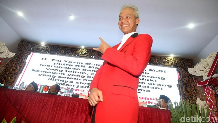 PDIP mengumumkan cagub-cawagub yang diusung di Pilgub Kalbar 2018. Keenam calon yang diusung adalah Dodi Alex Noerdin - Giri Kiemas (Pilgub Sumsel), TB Hasanuddin-Anton Charliyan (Pilgub Jabar), Ganjar Pranowo-Taj Yasin (Pilgub Jateng), Karolin-Suryadman Gidot (Pilgub Kalbar), Djarot - Sihar Sitorus (Pilgub Sumut), dan Ijen Safaruddin (Pilgub Kalimantan Timur).