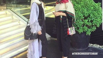 Banyak pula yan memamerkan gaya street fashion dengan barang mahal dari ujung rambut hingga ujung kaki dan dan liburan mewah dengan berbagai fasilitas VIP. Foto: Instagram @richkidsoftehran