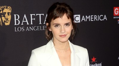 Emma Watson Kini Berponi, Yay or Nay?