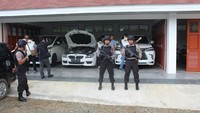 Sejak siang tadi tim langsung bergerak lakukan penggeledahan di 4 lokasi di Kabupaten HST, yaitu kantor pribadi bupati, kantor bupati, rumah dinas bupati, dan RSUD Damanhuri, ungkap Kabiro Humas KPK Febri Diansyah kepada wartawan, Sabtu (6/1/2018) (Foto: dok. Istimewa)