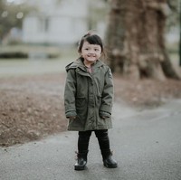 Gaya poni di atas alis Arsy Addara Musica Nurhermansyah ini membuatnya terlihat lucu. Arsy adalah anak dari Ashanty dan Anang, yang kerap didandani stylish oleh sang ibu. Foto: Instagram