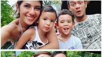 Eno dan Nadila beserta dua buah hatinya itu tengah liburan di Bali. (Dok. Instagram/nadila_ernesta)