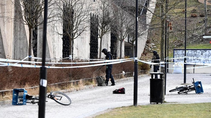 Seorang Pria Tewas Kena Ledakan Misterius di Luar Stasiun Stockholm