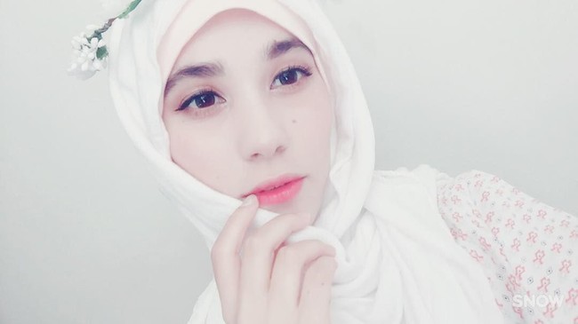 Kim Miso menuliskan di bio Instagram pribadinya kalau ia mengajar bahasa Arab di Korea. Dalam akun YouTube dan beberapa postingan Instagram, Kim Miso sering memakai bahasa Arab di samping menggunakan bahasa Inggris dan Korea. Foto: Dok. Instagram @kimmiso1194