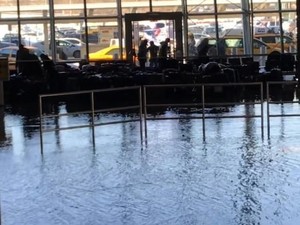 Genangan Air Picu Kekacauan di Bandara JFK New York