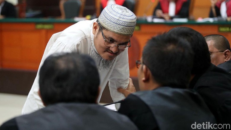 Pengacara Sebut Tuntutan 2 Tahun Penjara Jonru Mengada-ada Pengacara Sebut Tuntutan 2 Tahun Penjara Jonru Mengada-ada