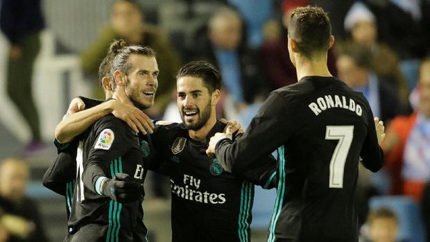 Isco Alarcon (tengah) mengaku kesulitan mendapat tempat di tim inti Real Madrid secara reguler.