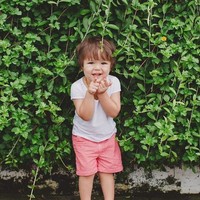 El Barack Alexander, balita berusia 2,5 tahun ini adalah anak dari Jessica Iskandar ini mempunyai ketampanan yang tak diragukan lagi. Di tambah dengan stylenya yang keren, bikin El makin terlihat ganteng. Foto: Instagram