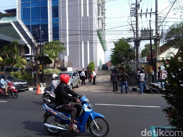 Pilu Wanita dan Balita Tewas Terjun dari Hotel Lantai 11 di Pati