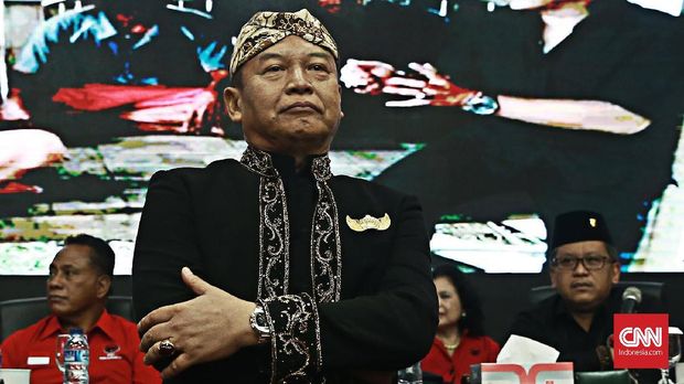 Survei Poltracking: Emil-Uu Unggul, Jagoan PDIP Paling Buncit