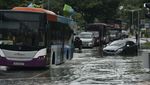 Foto: Banjir Landa Singapura Usai Hujan Deras