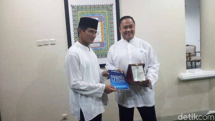 Sandiaga Ingin Kembangkan Gerakan Menulis Mushaf Alquran