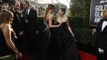 Momen Heboh Para Selebriti di Red Carpet Golden Globe 2018