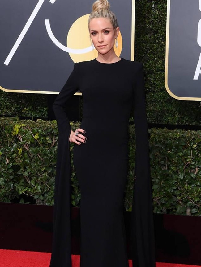 Bintang reality show Kristin Cavallari terlihat seperti karakter horor Slender Man dengan gaun lengan panjang ini. (Foto: Dok. ist)