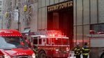 Asap Membubung dari Menara Trump di New York