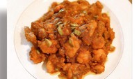 Selain makanan eropa, ternyata Maia Estianty penikmat hidangan nusantara terlebih pete. Ya! pete yang bisa bikin mulut Anda wangi semerbak. Hidangan udang ayam pete ini dimasak sendiri loh oleh Maia! Foto: Instagram Maia Estianty