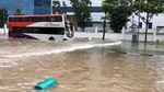 Foto: Banjir Landa Singapura Usai Hujan Deras