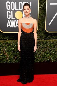 Cara Pintar 5 Artis Tampil Beda dengan Baju Hitam di Golden Globes 2018