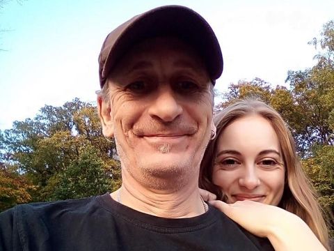 Pacaran Beda Usia 33 Tahun, Hubungan Wanita Ini dengan Keluarganya Hancur 