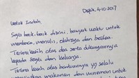 Dari penjara, Ahok juga menulis surat untuk orang dekatnya di Balai Kota yaitu seorang pegawai harian lepas (PHL) bernama Indah. Awalnya, Indah yang menyurati Ahok di Mako Brimob lalu kemudian dibalas. Terima kasih atas bantuannya yang selalu menyiapkan makanan dan minuman untuk saya sejak dari wagub sampai selesai tugas saya sebagai gubernur DKI, tulis Ahok di suratnya. (Foto: Instagram @basukibtp)