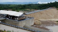 Pembangunan Bendungan Raknamo membutuhkan dana sekitar Rp 720 miliar dan dikerjakan oleh PT Waskita Karya (Persero) Tbk. Bendungan ini memiliki kapasitas 16 juta meter kubik dan bisa dimanfaatkan untik kebutuhan irigasi hingga 1.250 hektar lahan pertanian.