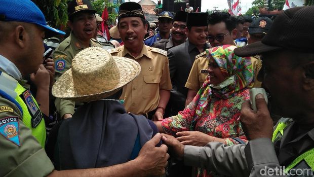 Demo pelarangan cantrang di Pantura, Rembang.