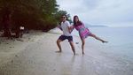 Foto: Biby Alraen, Istri Rifky Balweel yang Suka Pantai