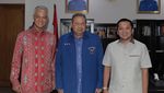 Momen SBY Beri Wejangan ke Ganjar Jelang Pengumuman Pilgub Jateng Momen SBY Beri Wejangan ke Ganjar Jelang Pengumuman Pilgub Jateng