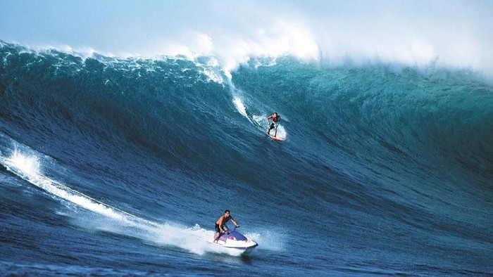 Detik-detik Surfer Aussie Tewas Dihantam Ombak Saat Surfing