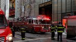 Asap Membubung dari Menara Trump di New York