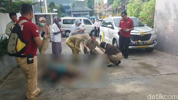 Jasad kedua korban diidentifikasi di TKP.