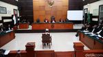 Foto: Pekikan Takbir Jonru di Sidang Dakwaan