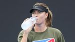 Memakai T-shirt dan Celana Pendek, Sharapova Jajal Rod Laver Arena