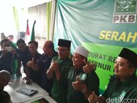 PKB Resmi Serahkan Surat Rekomendasi untuk Ridwan Kamil-Uu