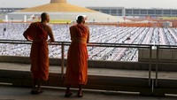 Kontroversi yang tersebar juga berbagai macam rumornya. Ada karena bentuknya, mengaitkan dengan paham pemikiran tertentu, kemudian untuk menarik perhatian umat, dan sebagainya (Reuters)