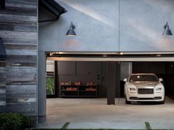 Melongok Rumah Rp 88 Miliar Youtuber Rusuh Logan Paul