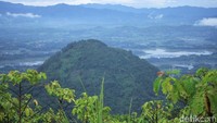 Terdapat spot yang aman untuk traveler menikmati pemandangan sekitar (Wisma Putra/detikTravel) 