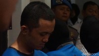 Faisal merupakan aktor utama dalam video itu. Pria itu merekam dan mengarahkan gaya kepada bocah dalam video tersebut. 