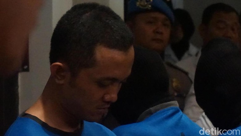 3 Bocah di Video Porno dengan Perempuan Dititipkan di Rumah Aman 3 Bocah di Video Porno dengan Perempuan Dititipkan di Rumah Aman