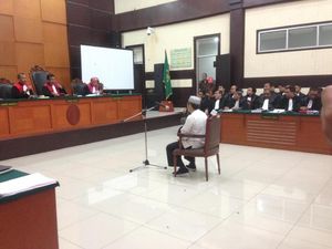 Didampingi Pengacara, Jonru Jalani Sidang Dakwaan