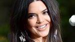 Tampil Pertama Kali di Golden Globe, Kendall Jenner Malah Dibully