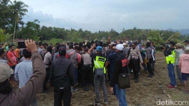 Pengosongan lahan Bandara Kulon Progo diwarnai kericuhan.