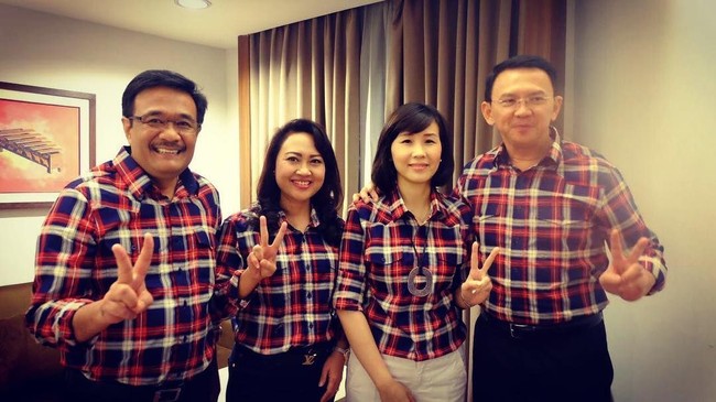 Ahok dan Veronica Tan tampil kompak dengan baju merah kotak-kotak yang merupakan identitas khas mantan Gubernur DKI itu saat kampanye bersama wakilnya, Djarot Saiful Hidayat. Foto: Dok. Instagram, Detikcom