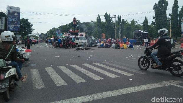 Kemacetan arus lalu lintas di Pantura Rembang mulai terurai. 