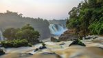 Foto: Air Terjun Raksasa di Perbatasan Dua Negara