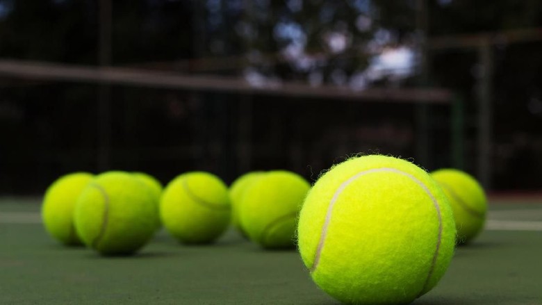  Warna Bola Tenis Hijau atau Kuning 