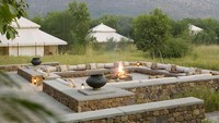 Aman I Khas merupakan sebah resort mewah dibawah naungan Aman, yang berkonsep berbaur dengan alam. (aman.com)