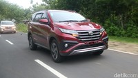 Mobil kembar lain ada Rush dan Terios. Harga Rush dibuka mulai Rp 244,25 juta. Foto: Toyota