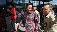 Usai menjalani pemeriksaan ia pun kembali membantah terlibat.
